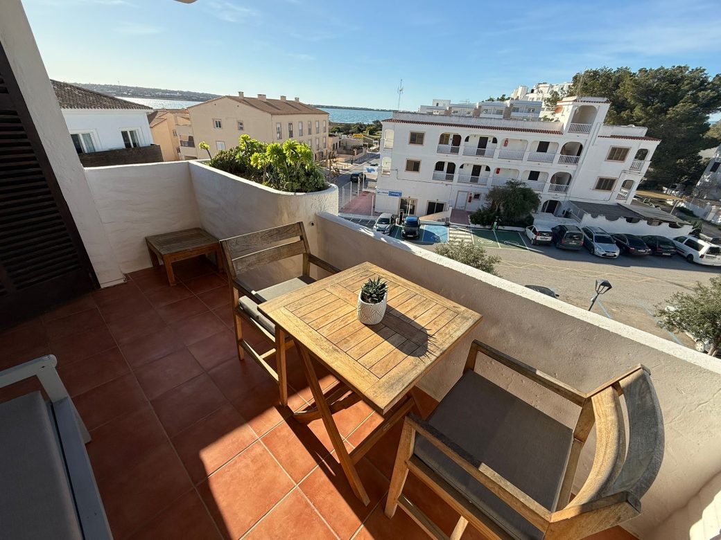 6c93c1eb-c651-4e24-bb8a-e8dde0dafe11